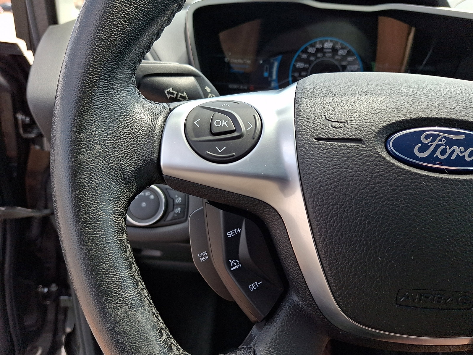 Used 2017 Ford C-MAX Energi Titanium w/ Equipment Group 501A FWD image 20