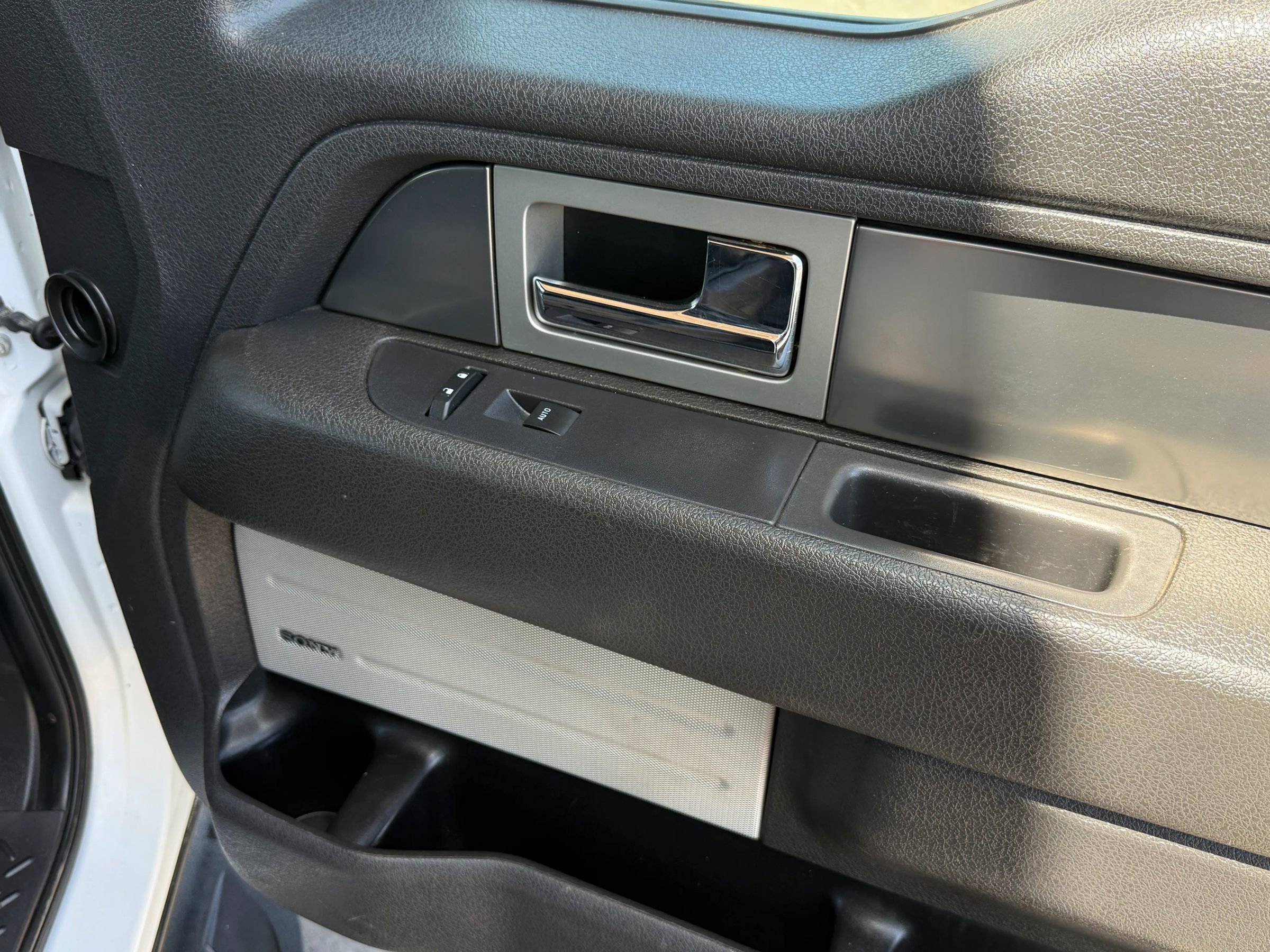 Used 2014 Ford F150 Raptor w/ Equipment Group 801A Luxury AWD/4WD image 16