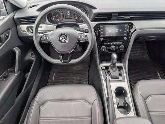Used 2021 Volkswagen Passat 2.0T SE FWD image 6