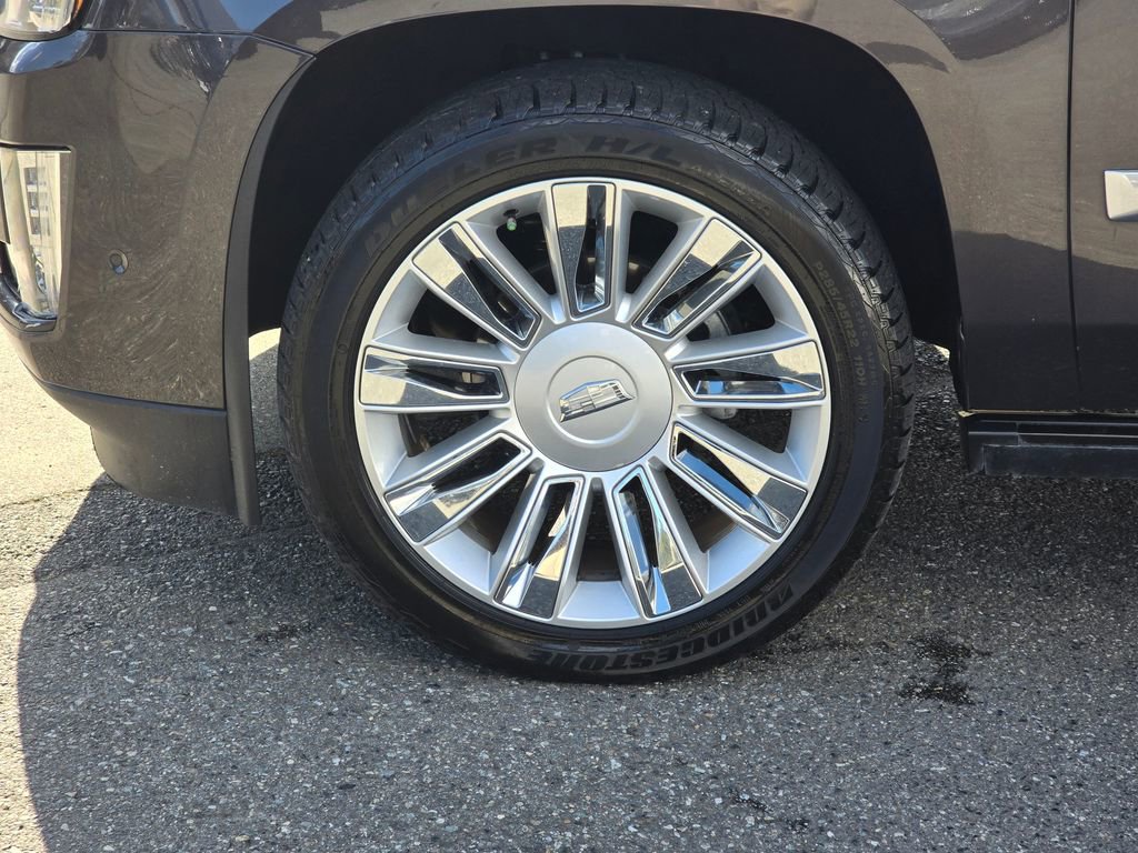 Used 2017 Cadillac Escalade Platinum image 9