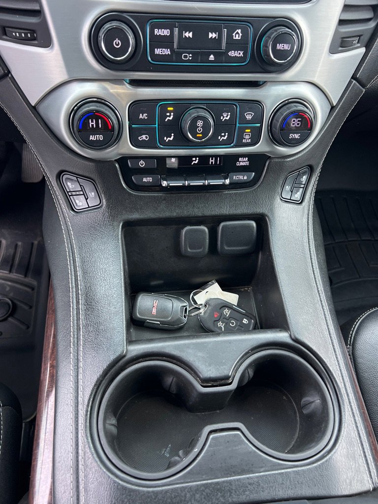 Used 2017 GMC Yukon XL SLT w/ Open Road Package image 38