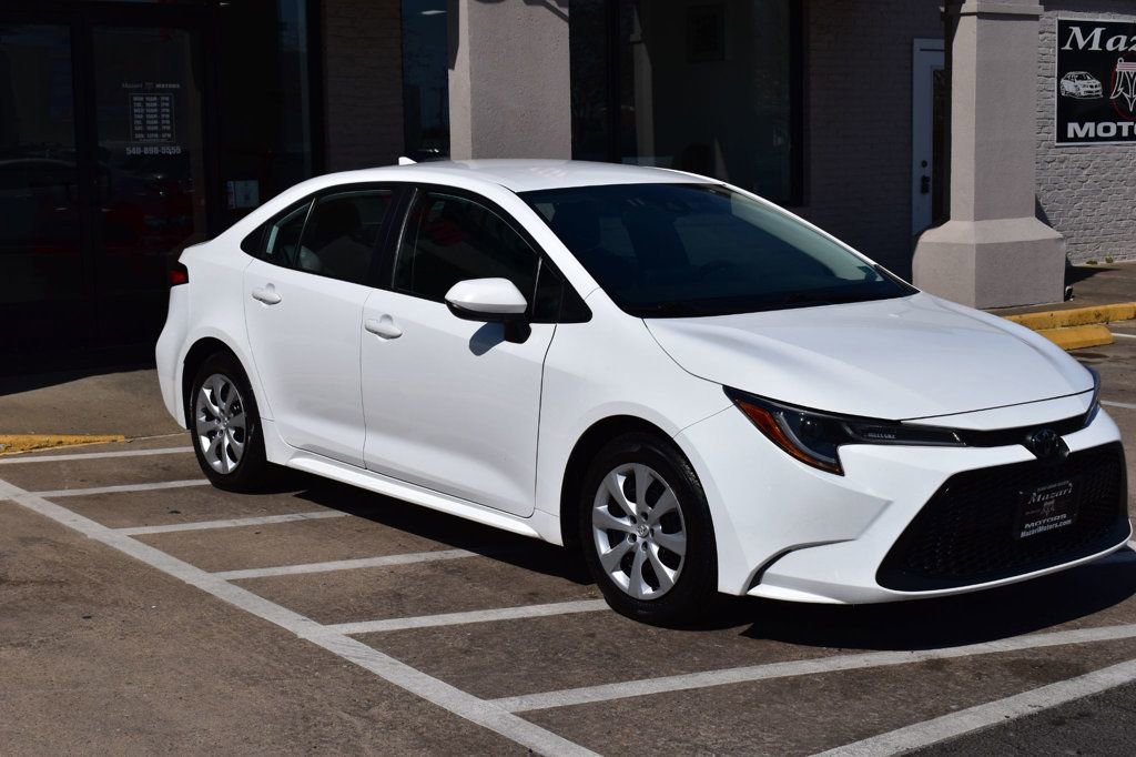 Used 2022 Toyota Corolla LE image 9