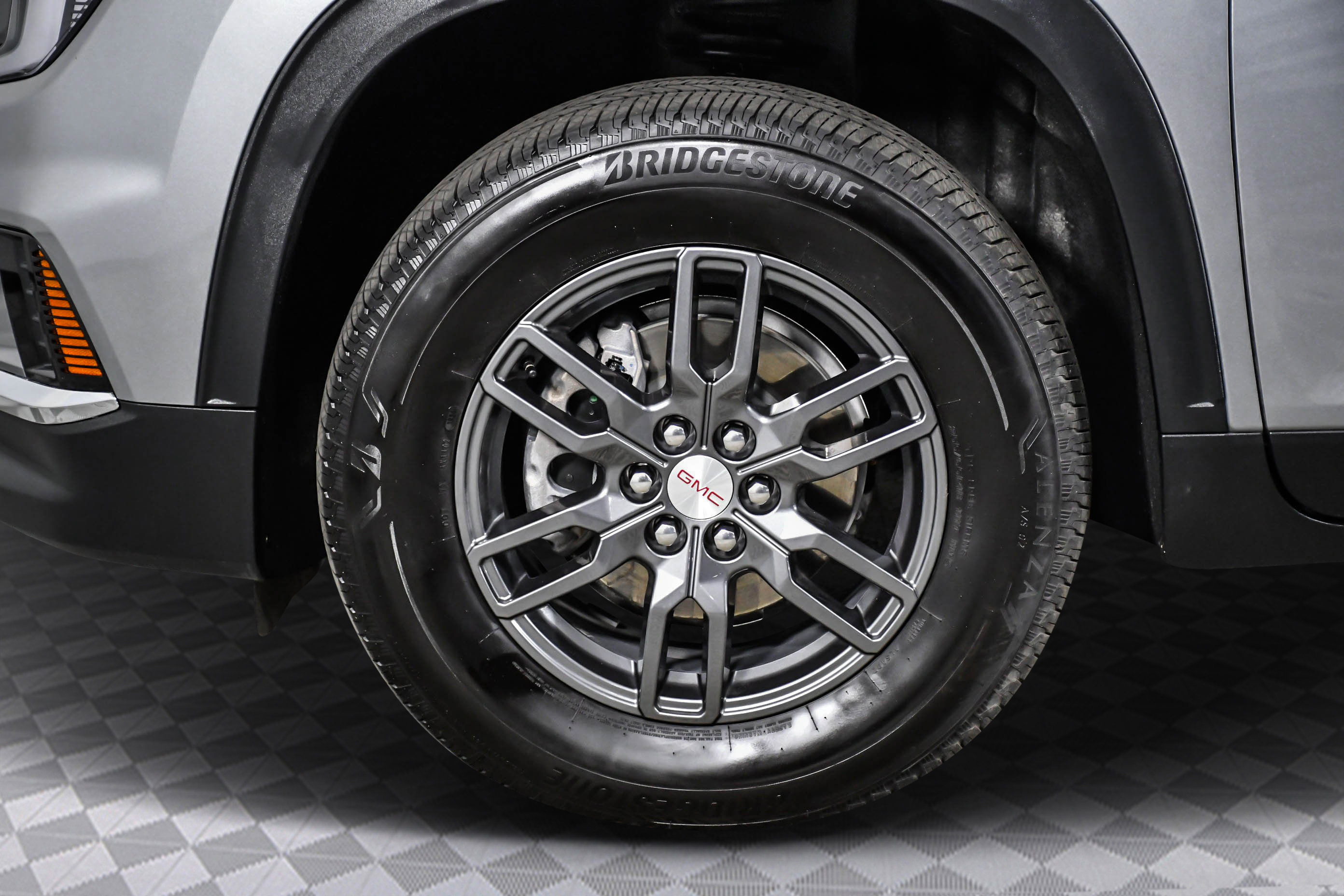 Used 2025 GMC Acadia Elevation image 37