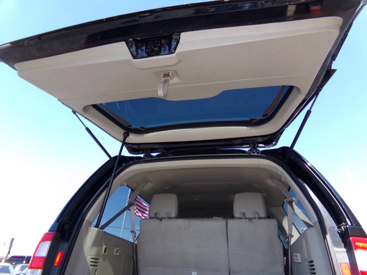 Used 2016 Lincoln Navigator L Select RWD image 26