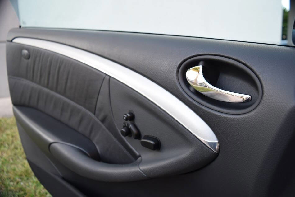 Used 2003 Mercedes-Benz CLK 55 AMG Coupe image 74