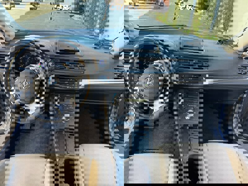 Used 2012 Lexus CT 200h image 19