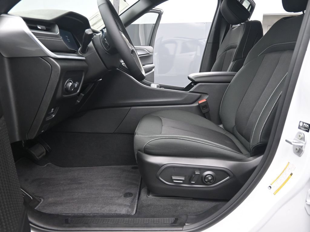 New 2025 Jeep Grand Cherokee Laredo X w/ Luxury Tech Group I image 8