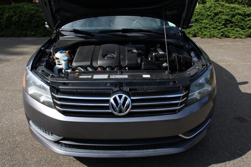 Used 2013 Volkswagen Passat 2.5 SE FWD image 19