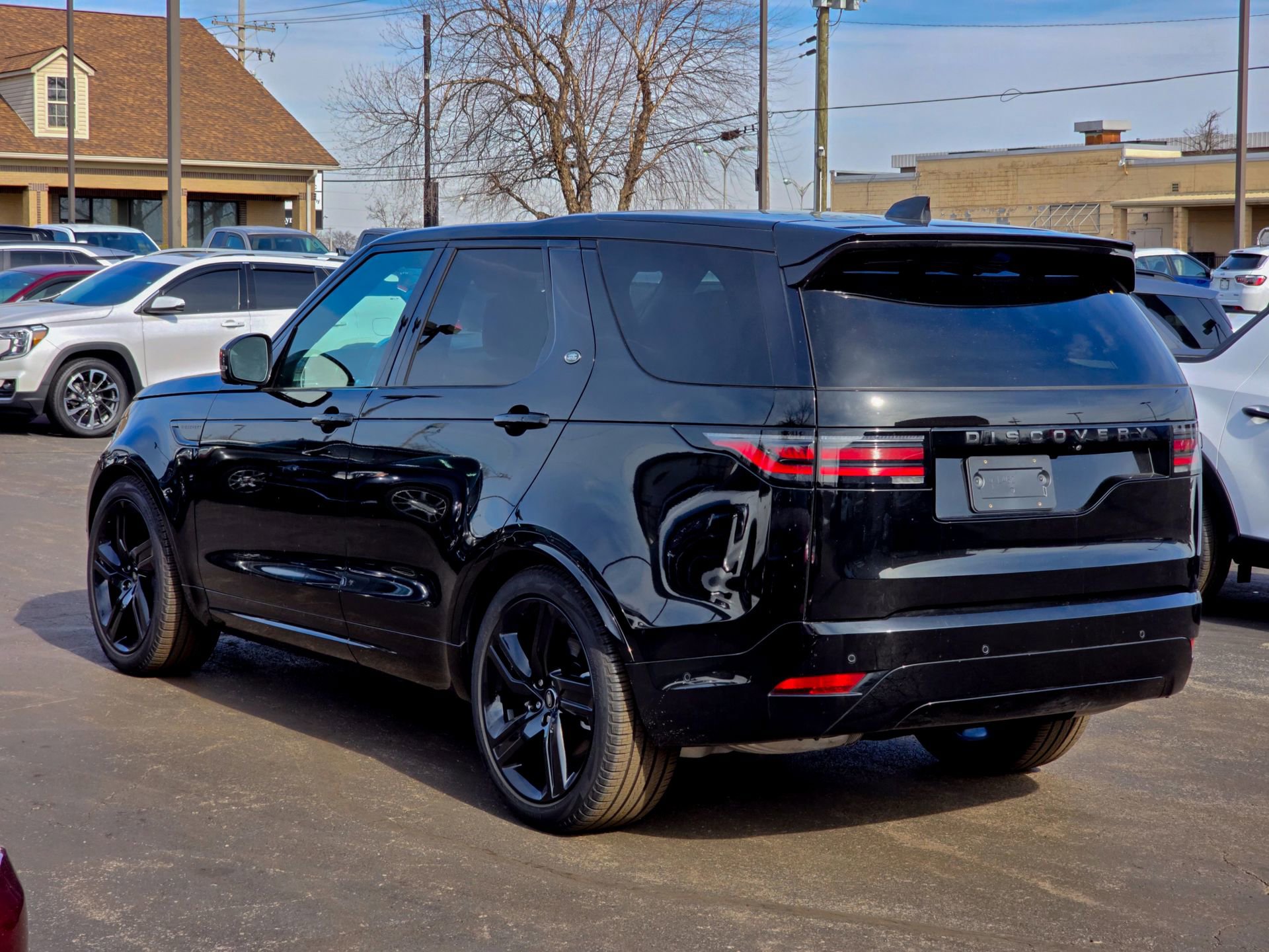 Used 2025 Land Rover Discovery Dynamic SE image 9