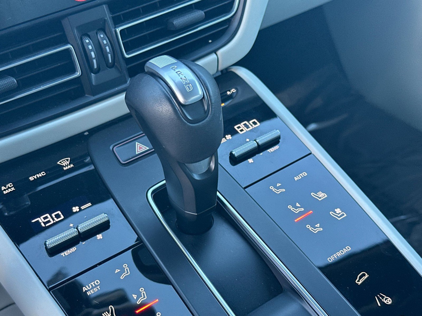 Certified 2023 Porsche Macan image 22