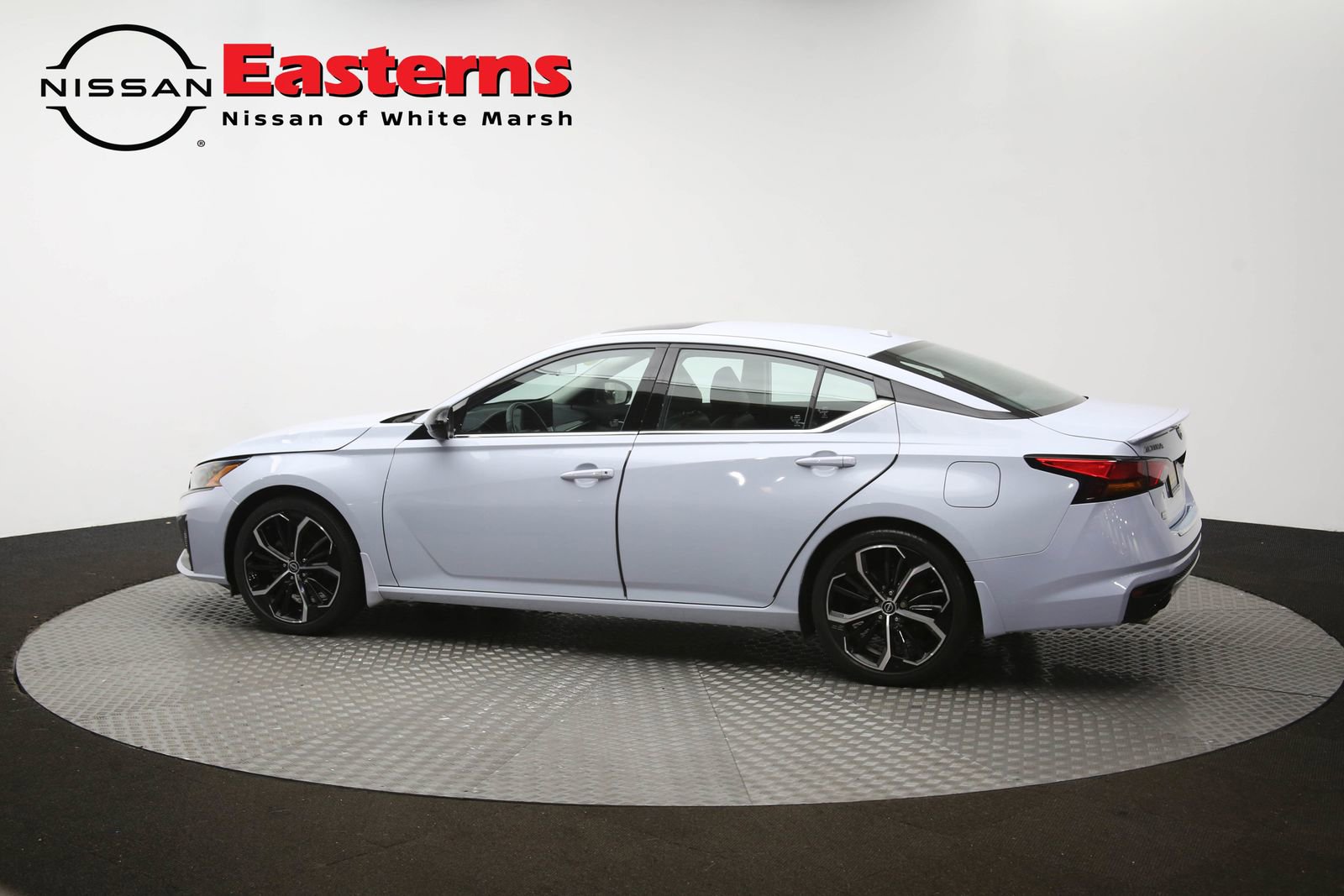 Used 2023 Nissan Altima 2.5 SR w/ SR Premium Package image 61