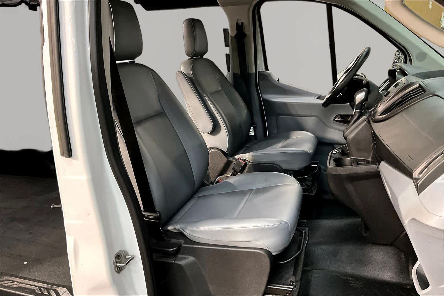 Used 2018 Ford Transit 150 130 Low Roof RWD image 9