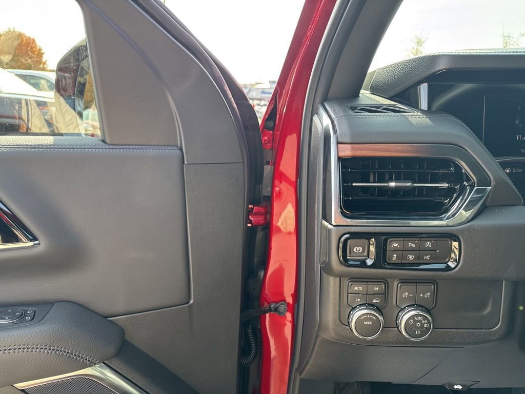 New 2026 GMC Yukon Denali w/ Sun & Power Step Package image 14