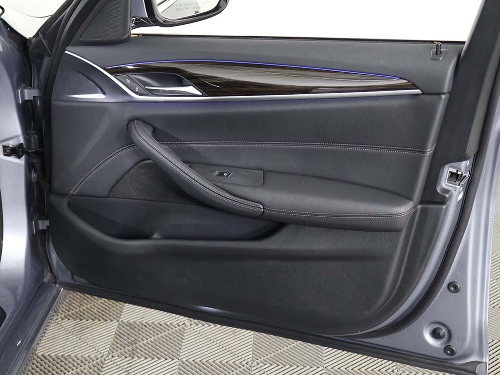 Used 2023 BMW 530i xDrive w/ Convenience Package image 26