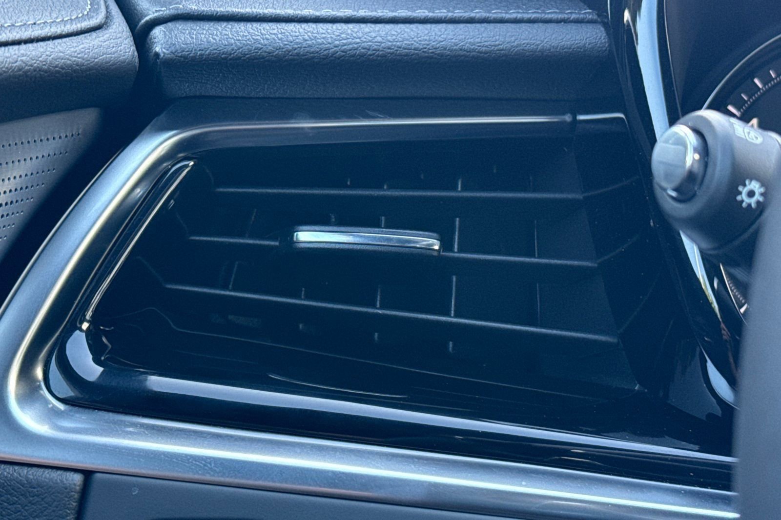 Certified 2025 Cadillac XT6 Sport w/ Technology Package image 26