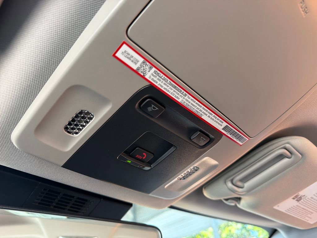 Used 2025 Toyota Camry LE w/ Convenience Package image 28