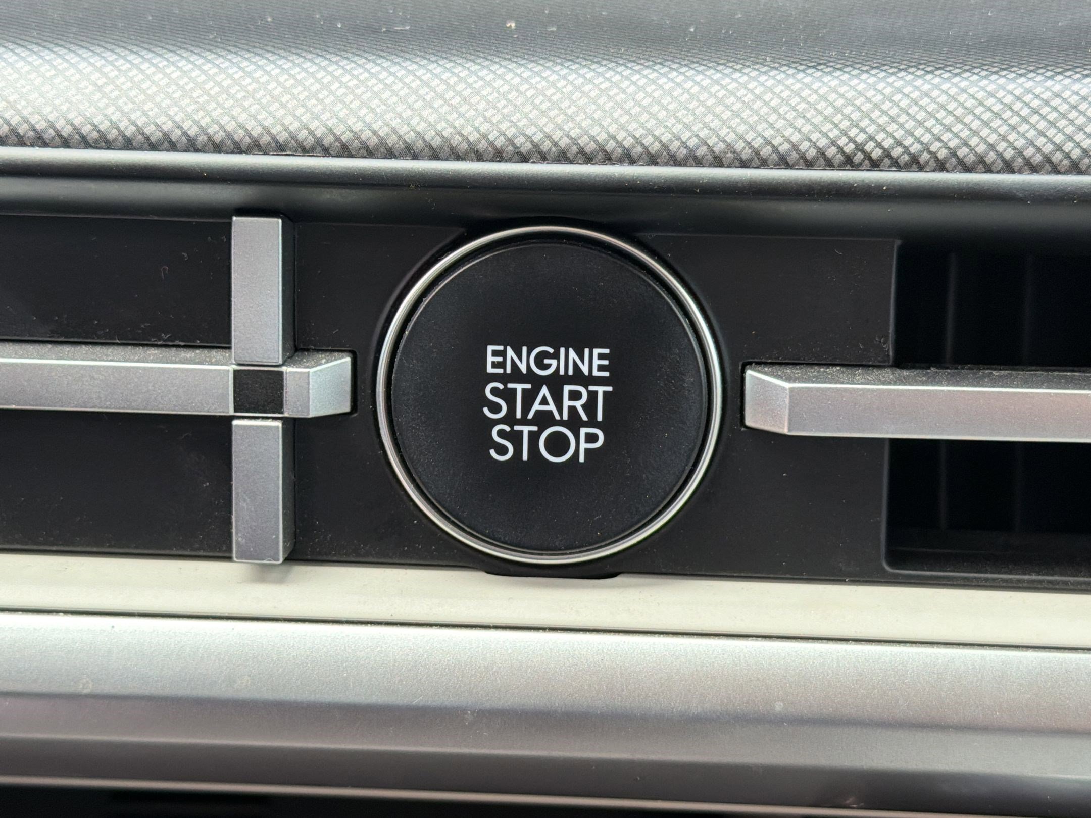 Certified 2025 Hyundai Santa Fe SEL image 25