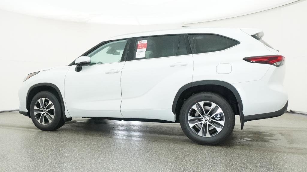 New 2026 Toyota Highlander XLE image 11