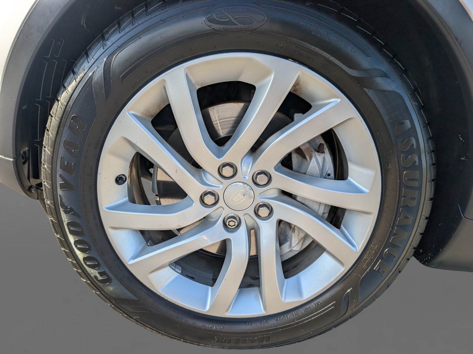 Used 2018 Land Rover Discovery SE AWD/4WD image 25