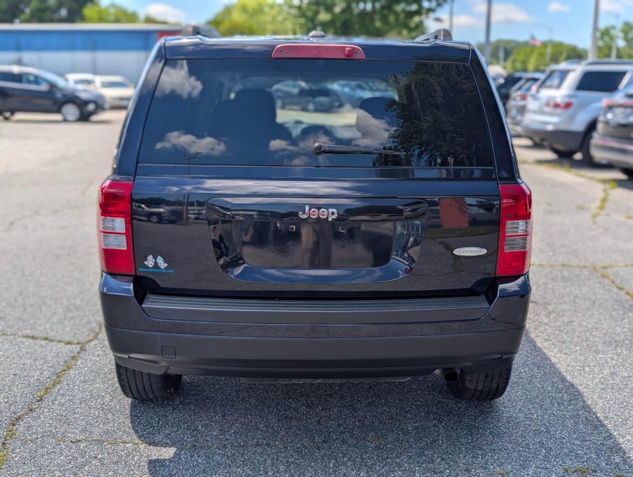 Used 2011 Jeep Patriot Latitude FWD image 5