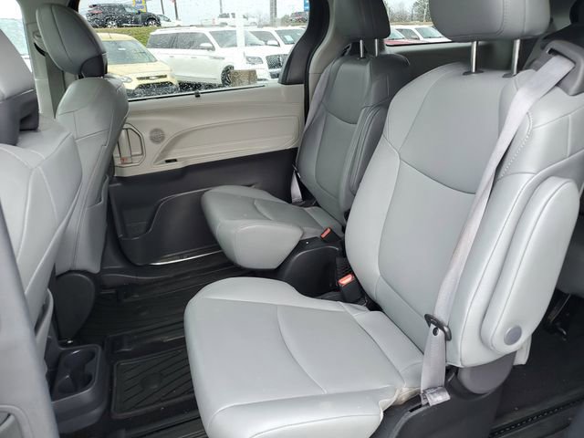 Used 2023 Toyota Sienna XLE image 29