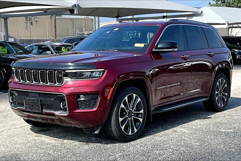 Used 2023 Jeep Grand Cherokee Overland w/ Adv Protech Group III AWD/4WD image 2