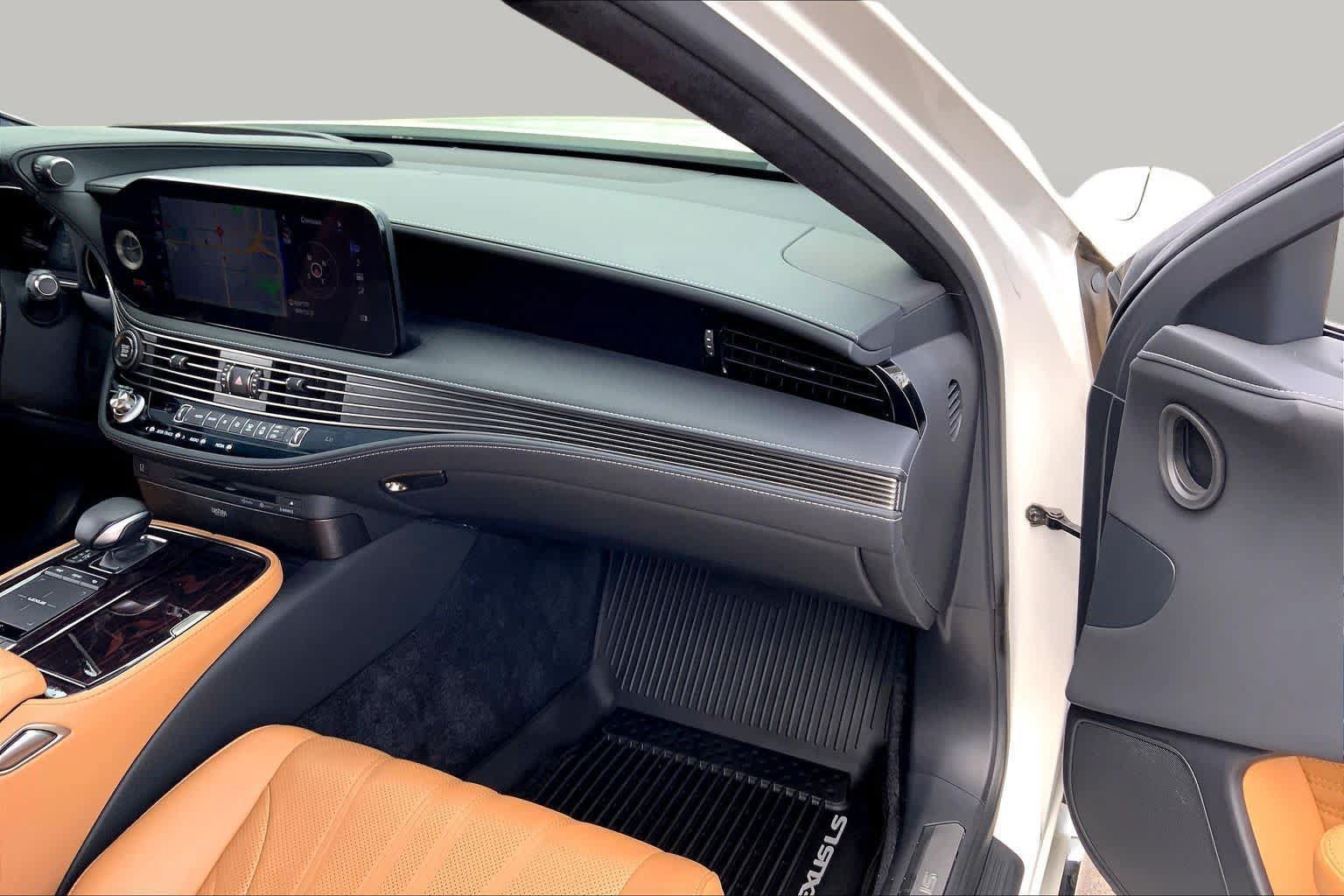 Used 2022 Lexus LS 500 w/ Interior Upgrade Package RWD image 17