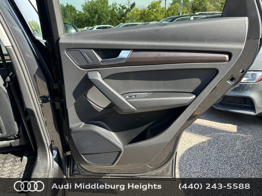 Used 2023 Audi Q5 2.0T Premium w/ Convenience Package AWD/4WD image 29