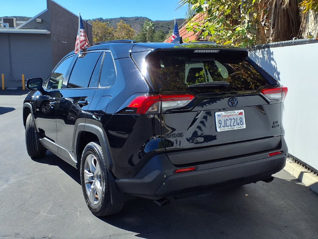 Used 2023 Toyota RAV4 XLE w/ Convenience Package AWD/4WD image 7