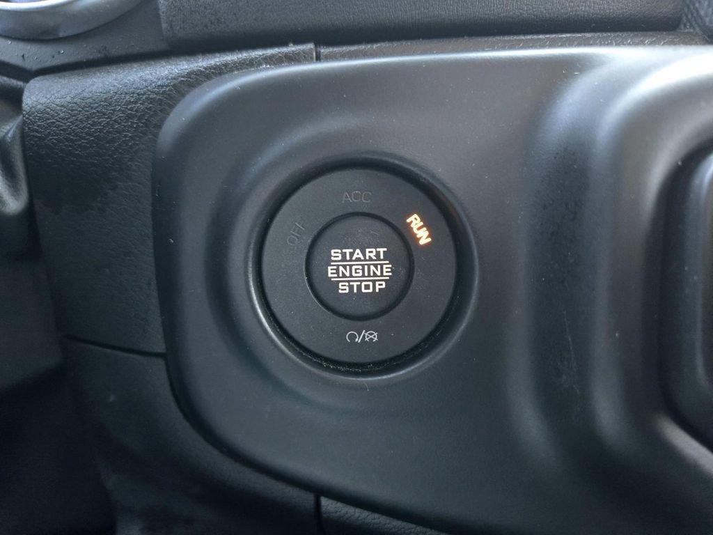 Used 2021 Jeep Wrangler Unlimited Sahara image 36