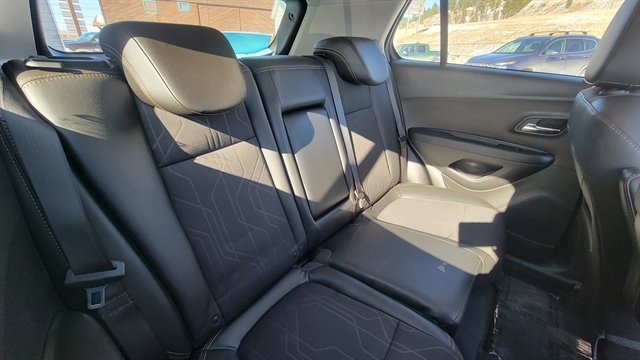 Used 2020 Chevrolet Trax LT w/ Sun & Sound Package image 39