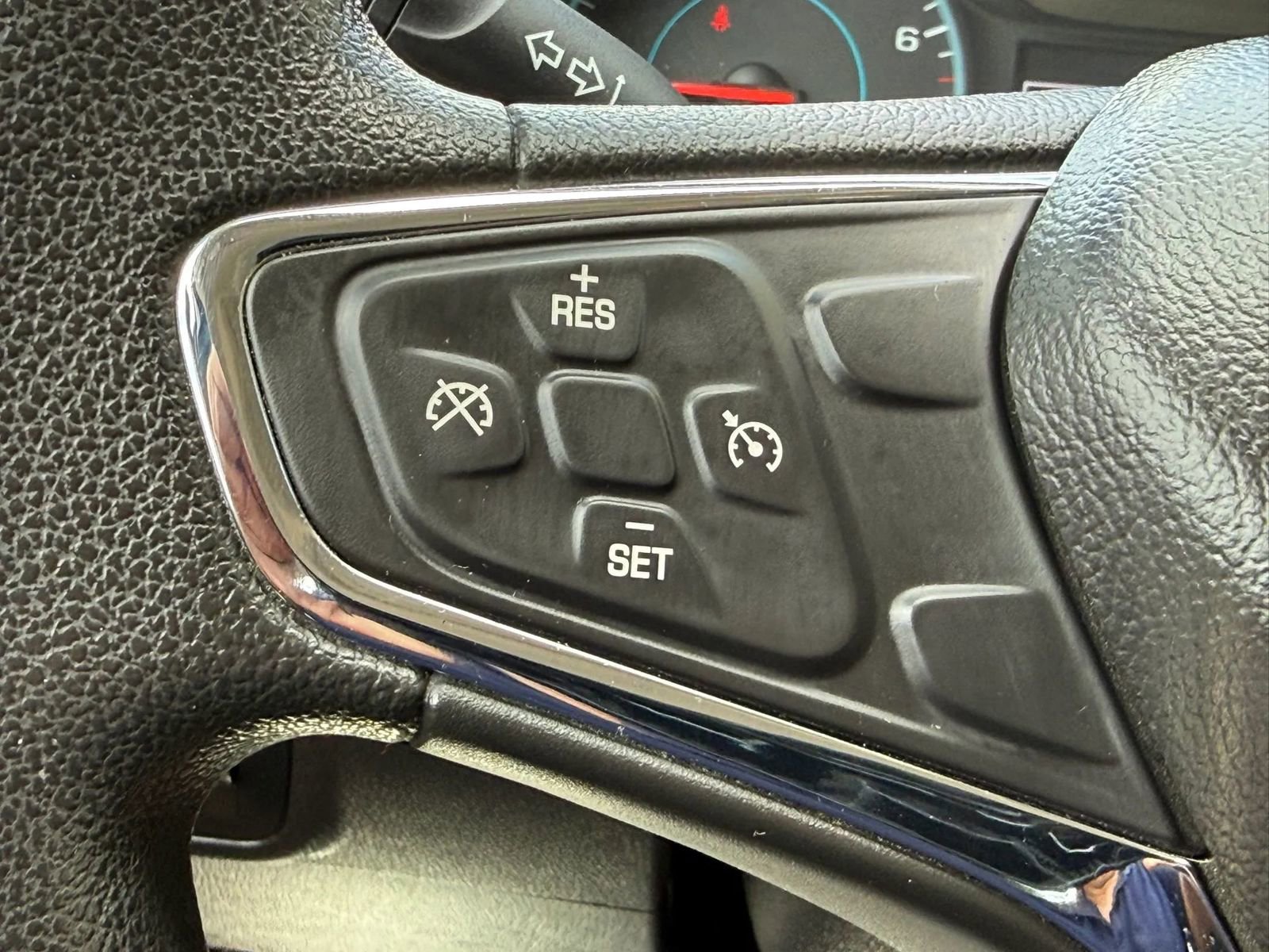 Used 2017 Chevrolet Cruze LT FWD image 25