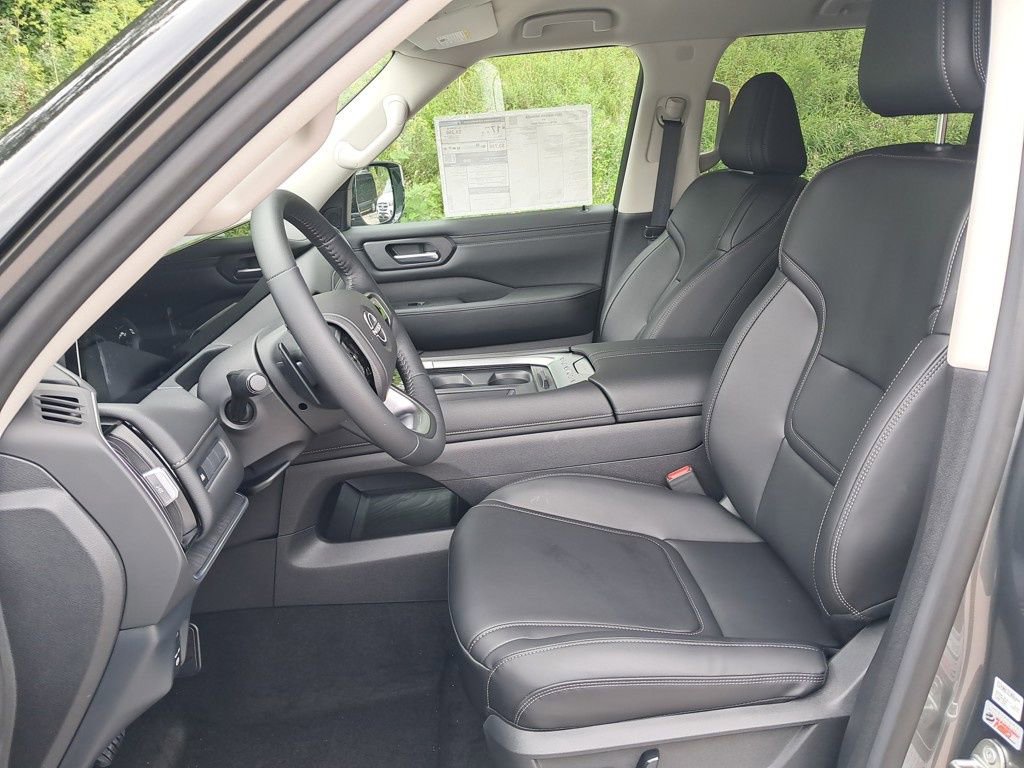 New 2025 Nissan Armada SV image 10