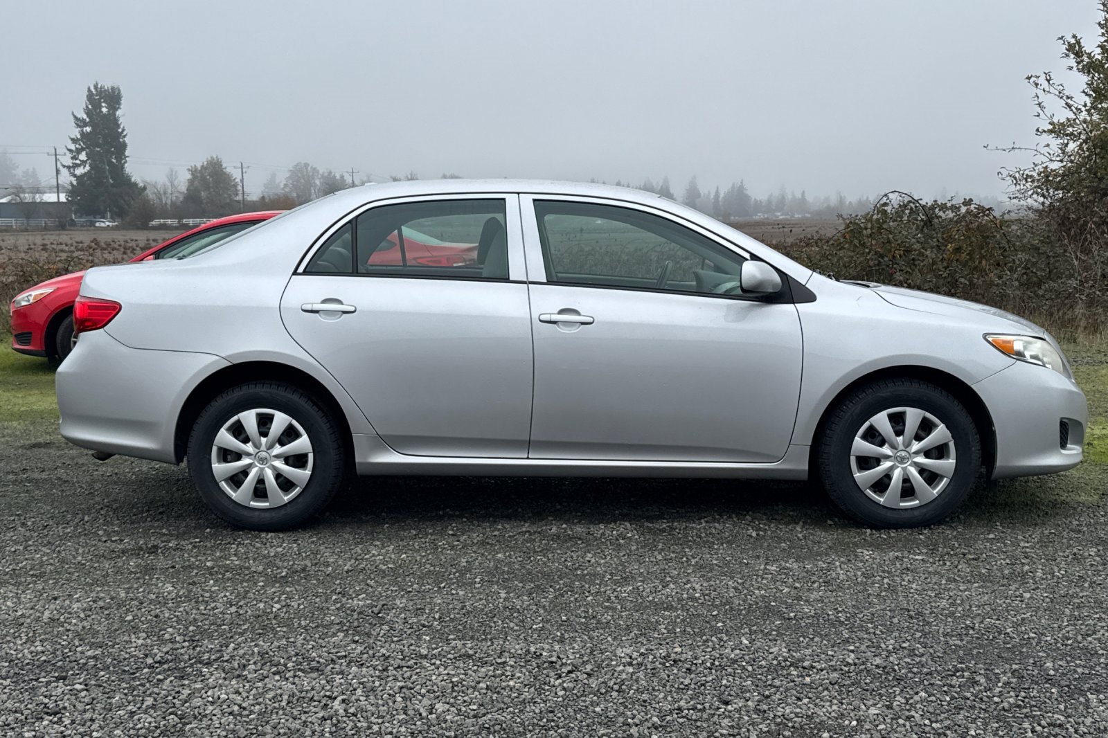 Used 2010 Toyota Corolla LE image 3