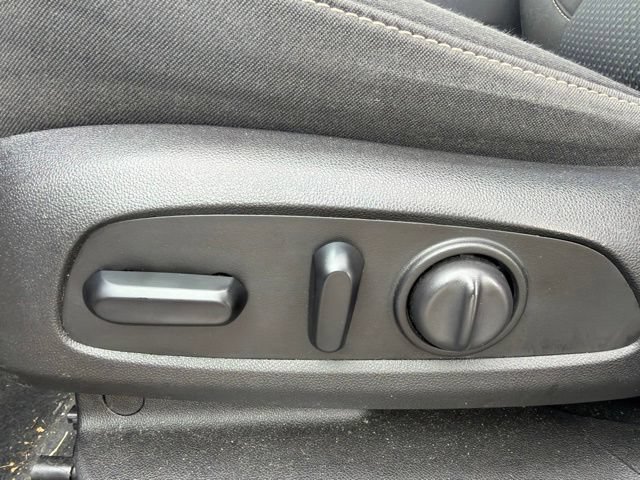 Used 2020 GMC Acadia SLE w/ Driver Convenience Package FWD image 31