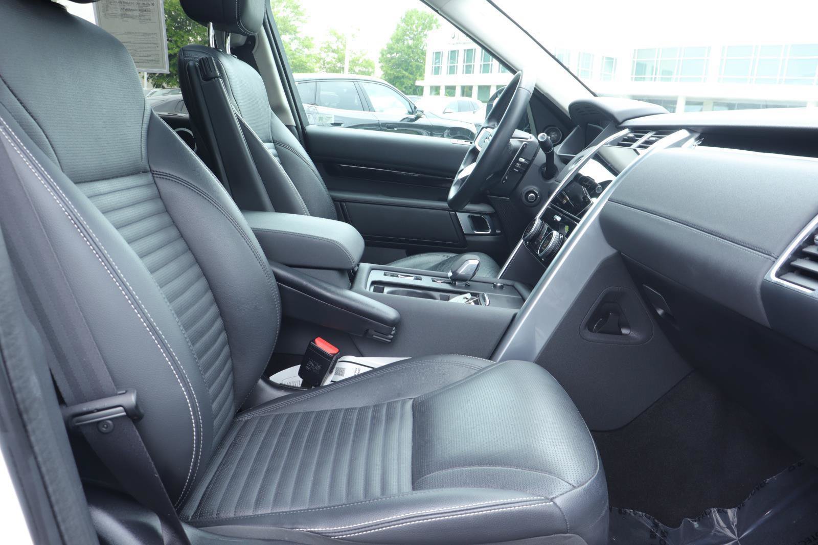 Used 2024 Land Rover Discovery S AWD/4WD image 20