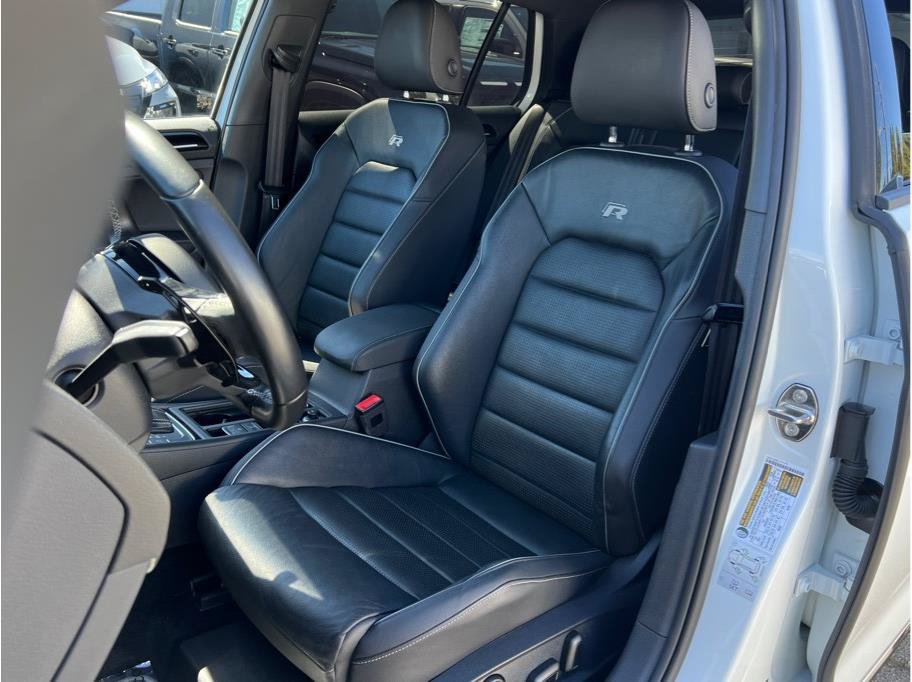 Used 2018 Volkswagen Golf R 4-Door AWD/4WD image 8