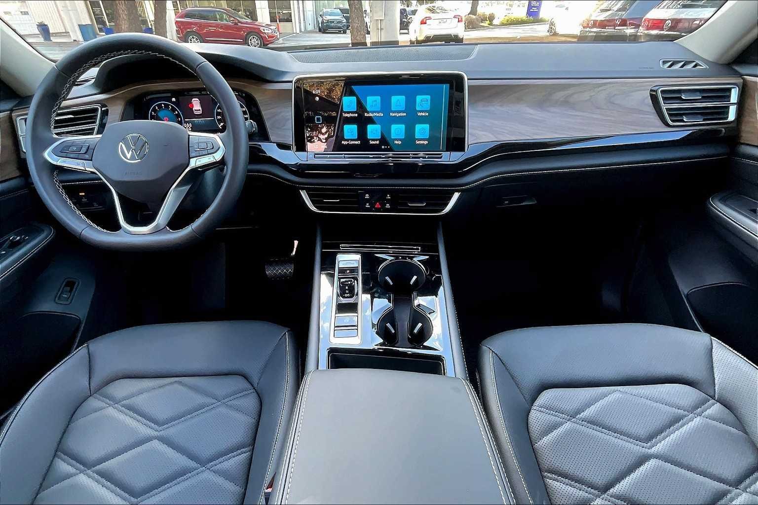New 2026 Volkswagen Atlas SE FWD image 5