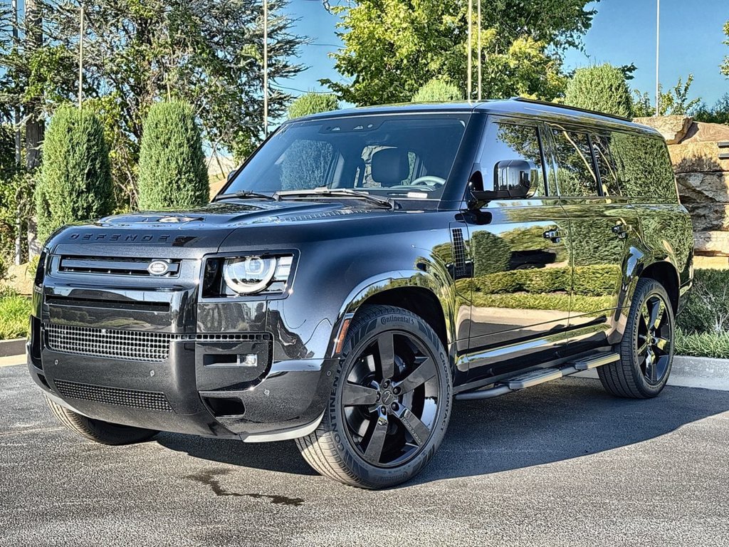 New 2026 Land Rover Defender 130 X-Dynamic SE AWD/4WD image 1