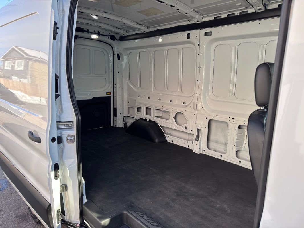 Used 2025 Ford Transit 250 Medium Roof RWD image 32