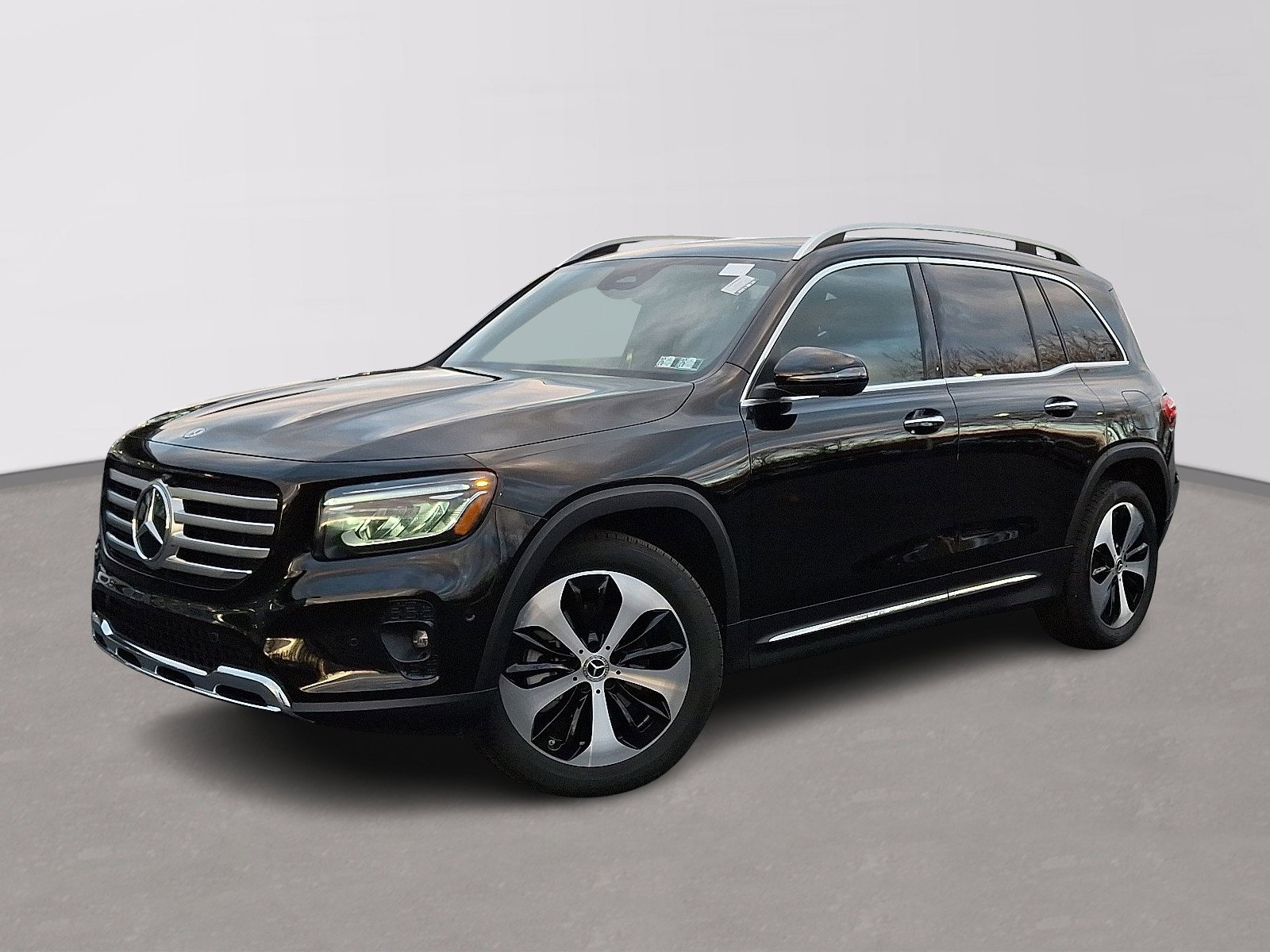 Certified 2025 Mercedes-Benz GLB 250 4MATIC image 1
