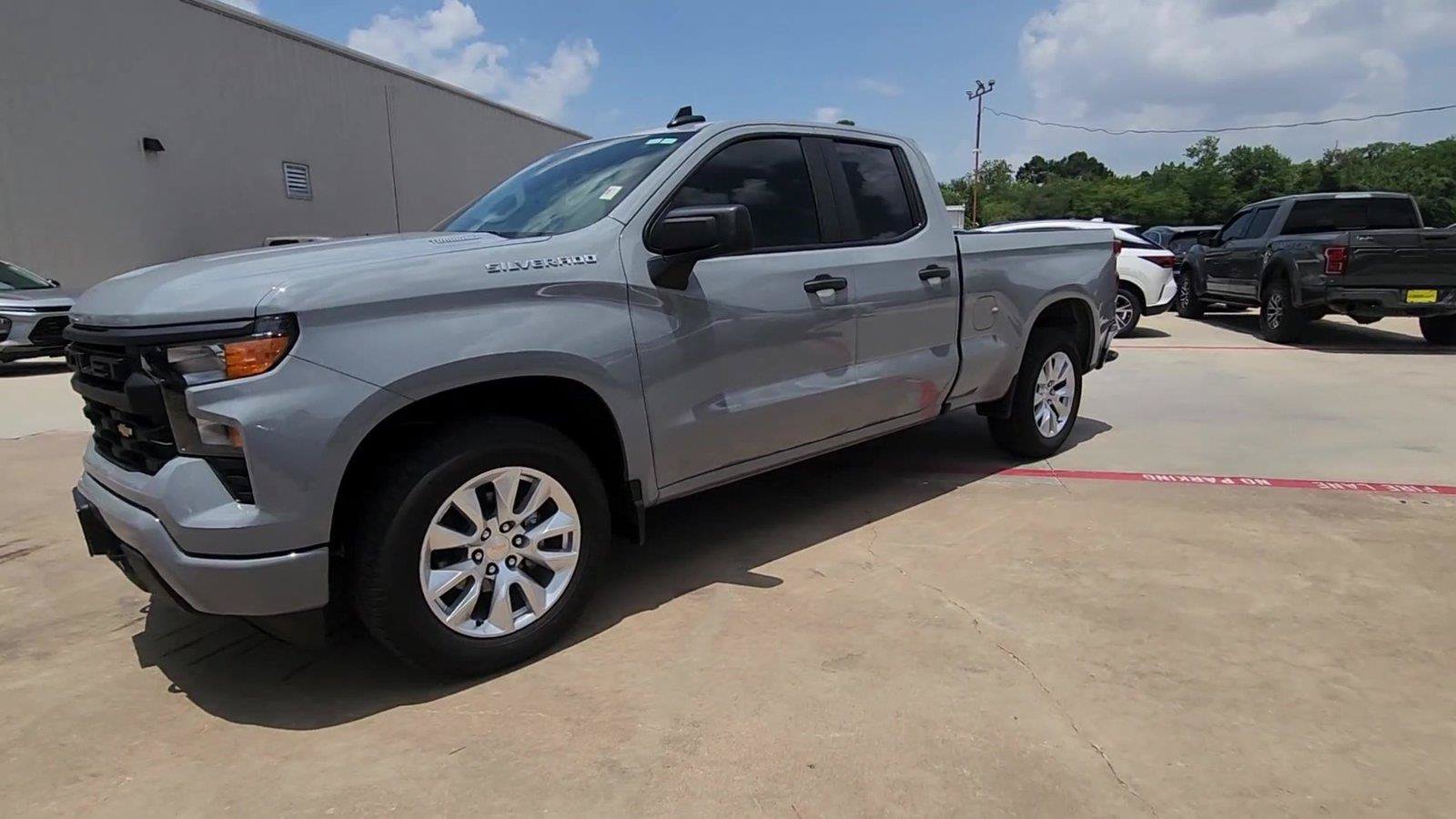 Used 2025 Chevrolet Silverado 1500 Custom RWD image 4