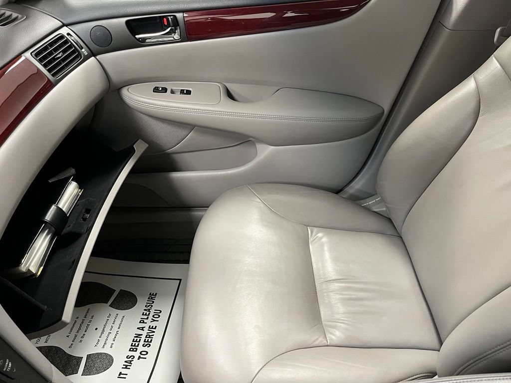 Used 2003 Lexus ES 330 FWD image 38