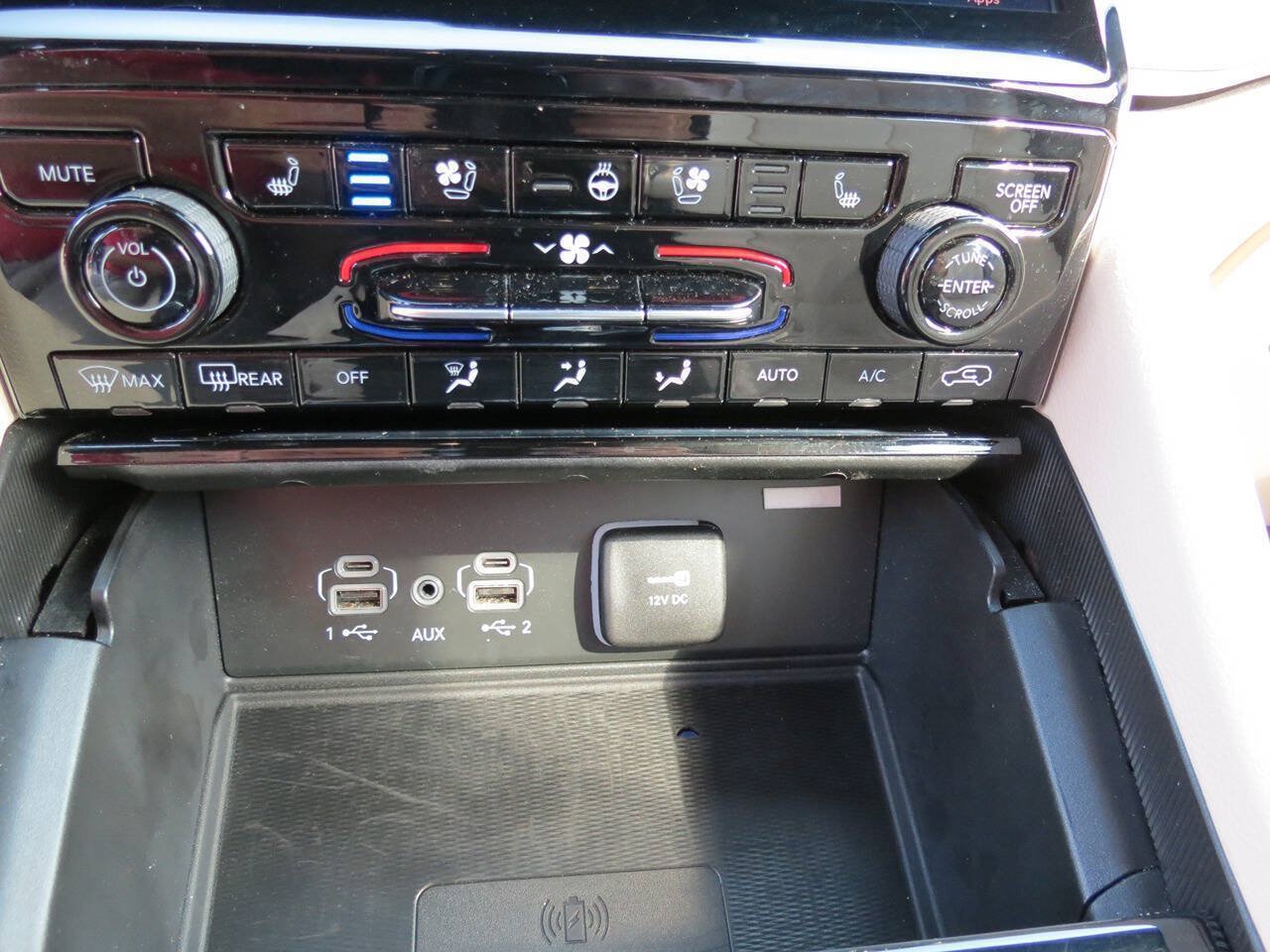 Used 2024 Jeep Grand Cherokee Limited w/ Luxury Tech Group II AWD/4WD image 13