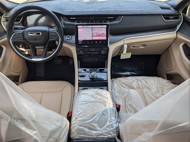 New 2025 Jeep Grand Cherokee Limited image 14