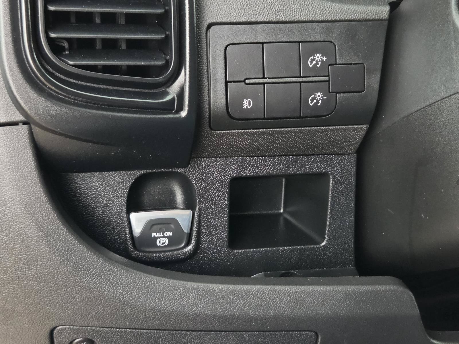 Used 2025 RAM ProMaster 2500 w/ Convenience Group FWD image 19