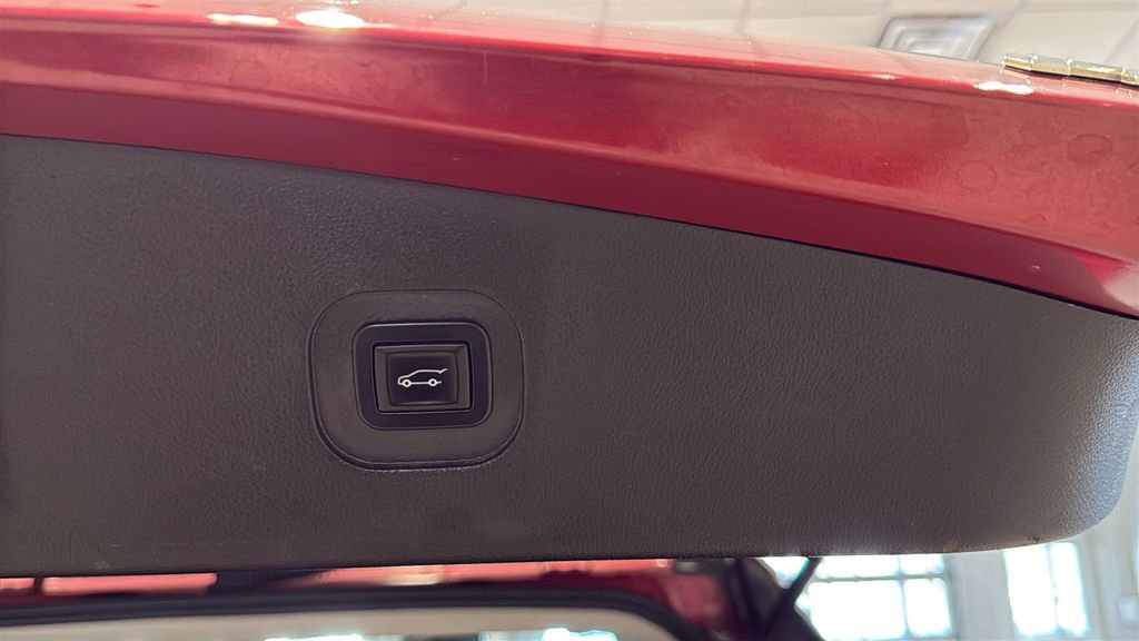 Used 2015 GMC Terrain SLT w/ Safety Package AWD/4WD image 17