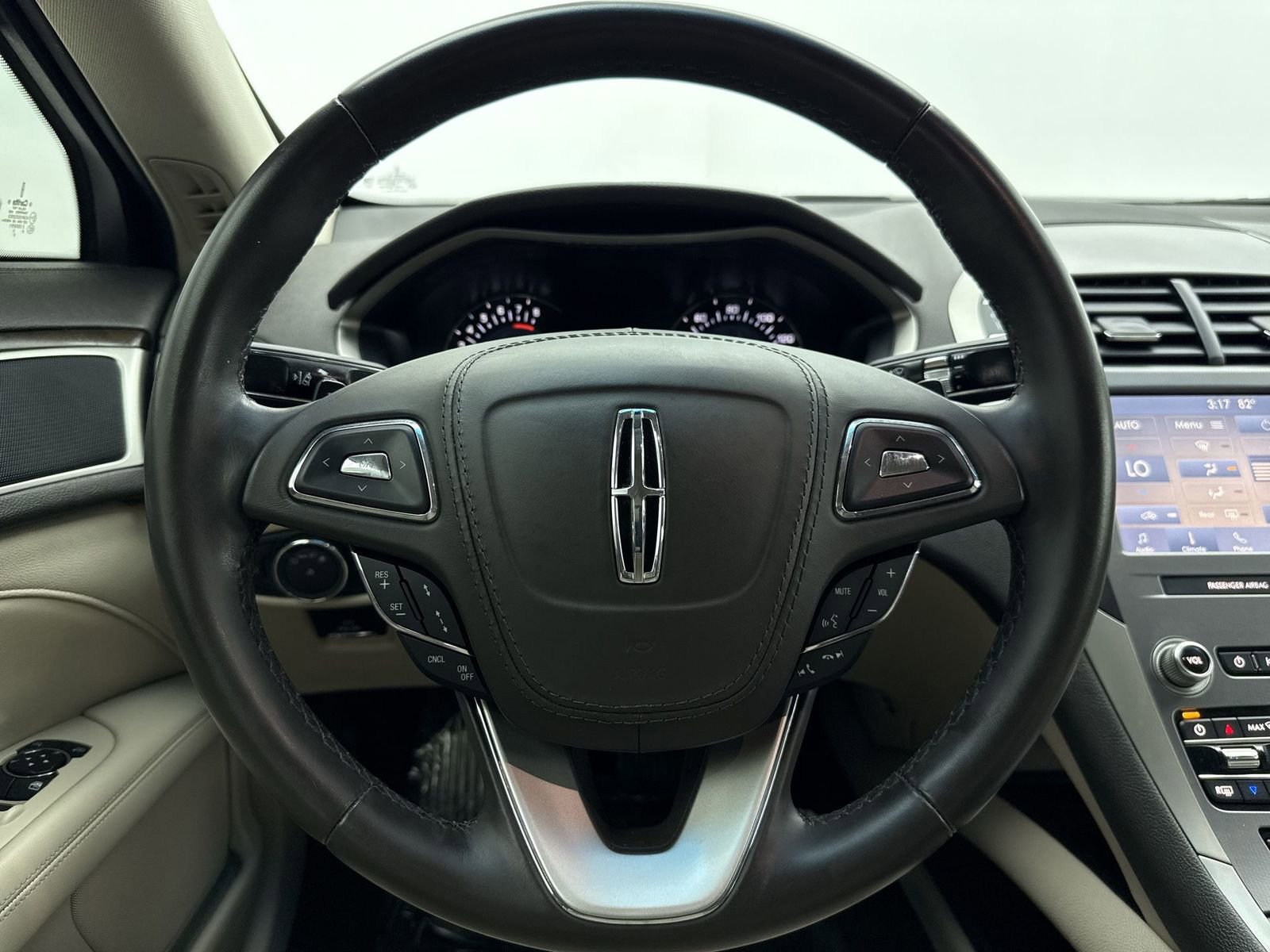 Used 2019 Lincoln MKZ Reserve image 13