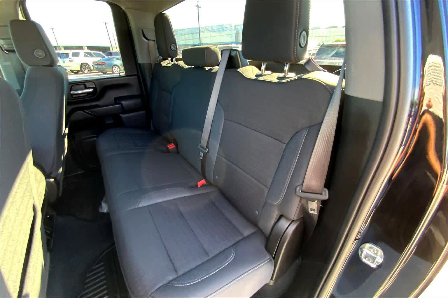 Used 2025 Chevrolet Silverado 2500 Custom w/ Custom Value Package image 20