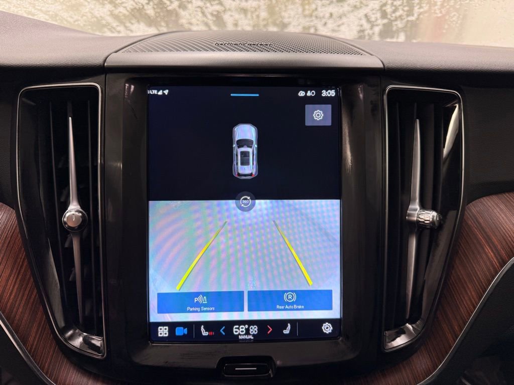 Used 2023 Volvo XC60 B5 Plus image 17